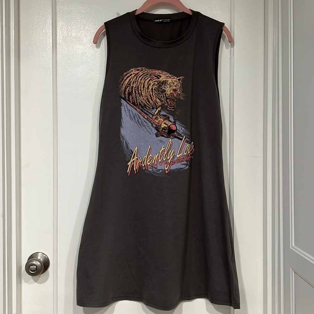 Sleeveless dress